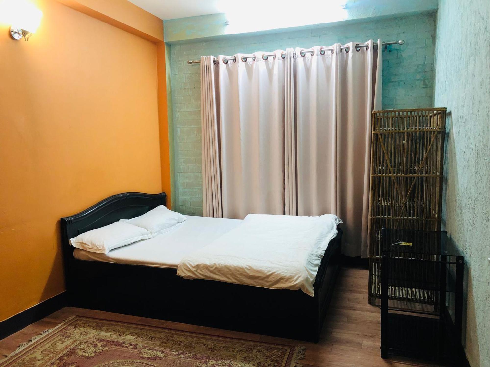 Sara'S Backpackers Hotel Katmandu Dış mekan fotoğraf