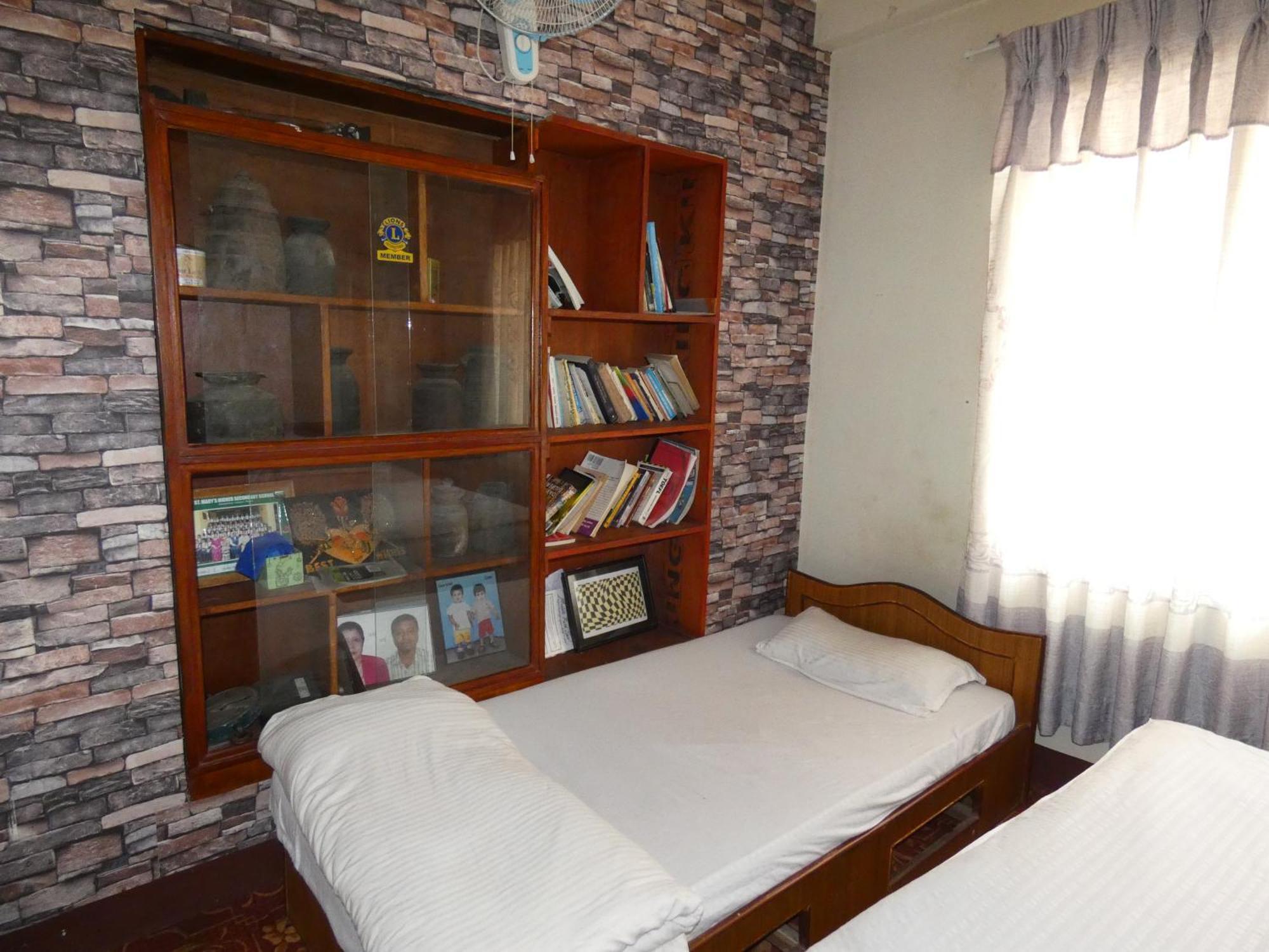 Sara'S Backpackers Hotel Katmandu Dış mekan fotoğraf