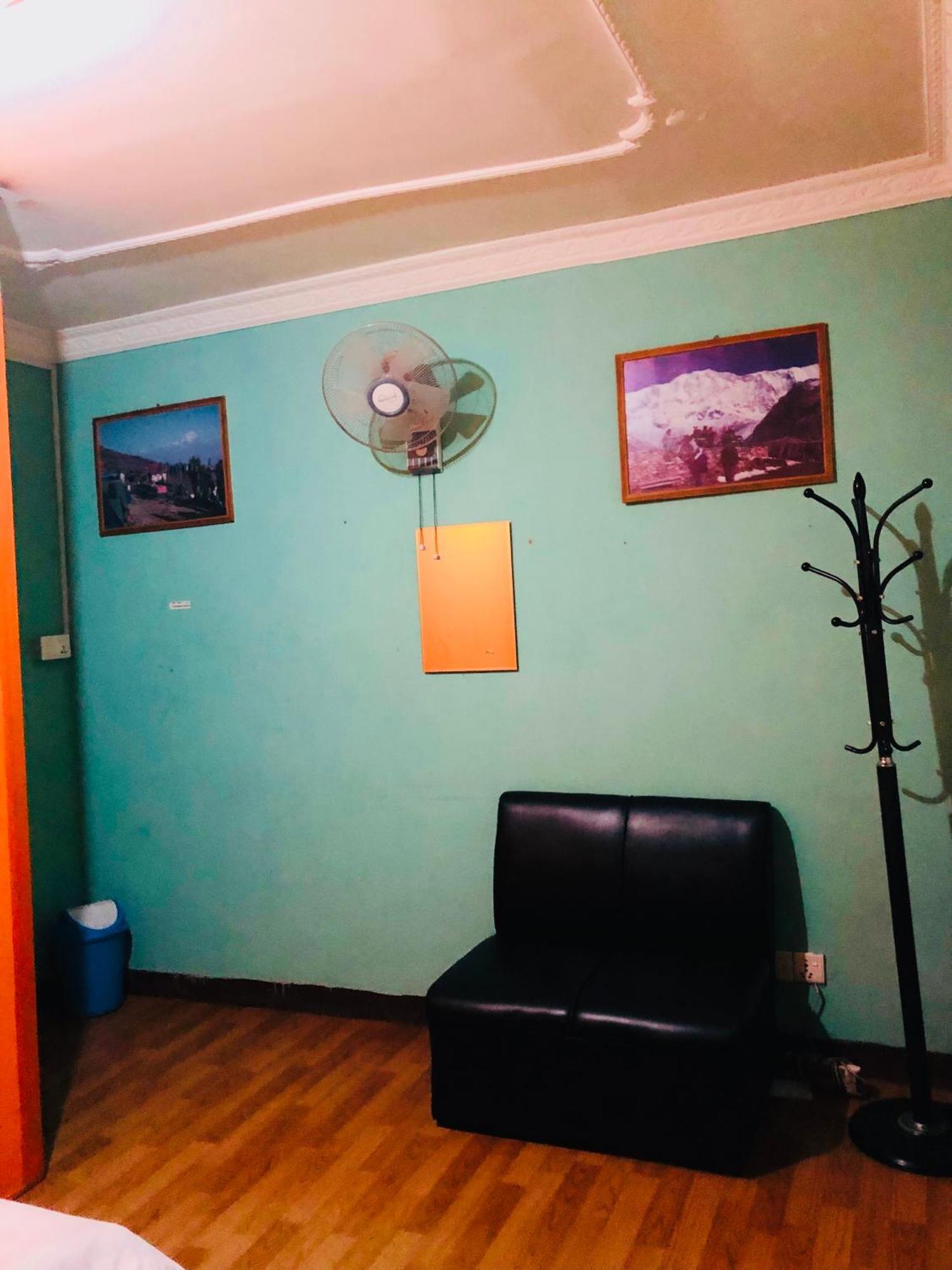 Sara'S Backpackers Hotel Katmandu Dış mekan fotoğraf