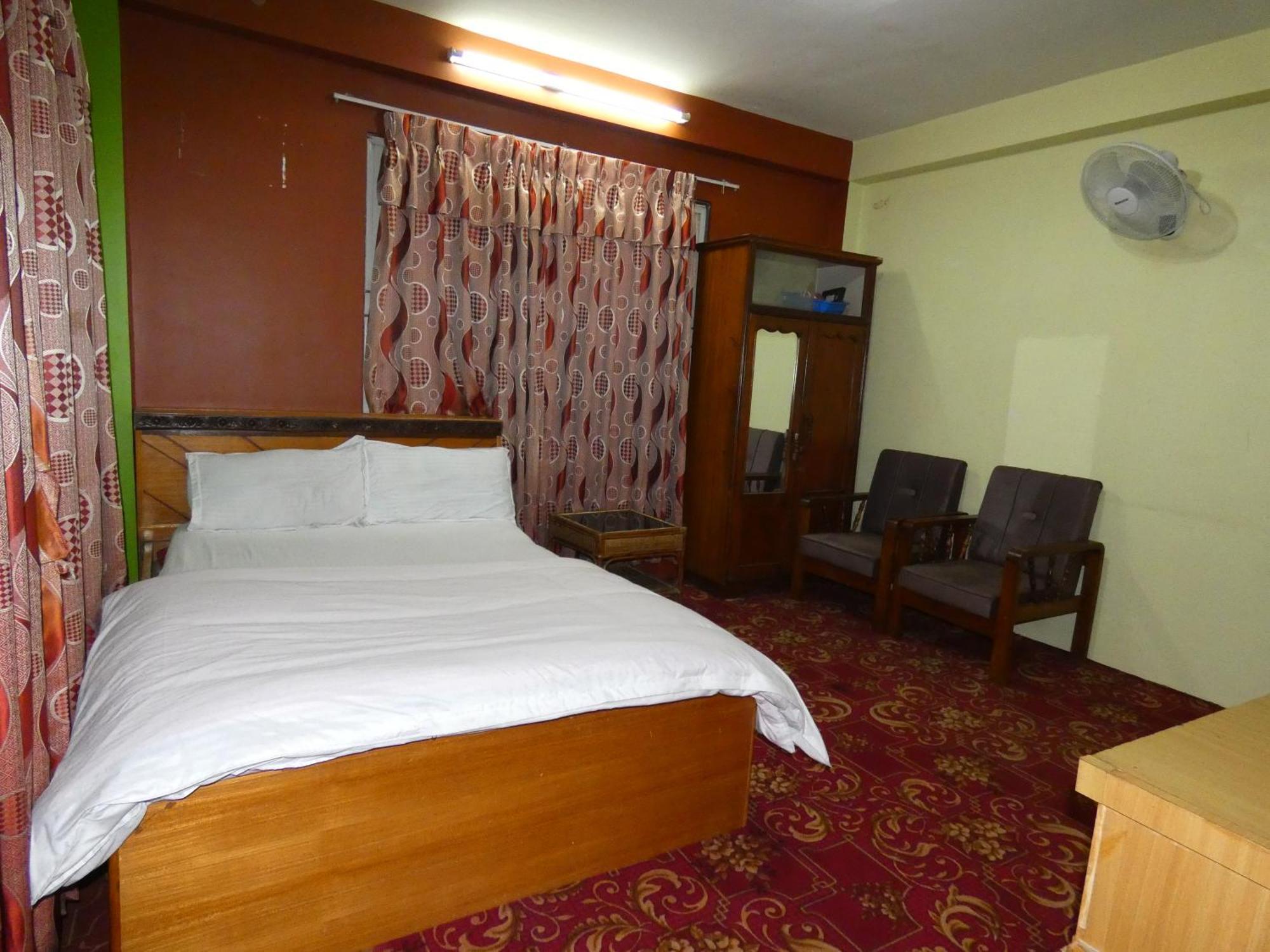 Sara'S Backpackers Hotel Katmandu Dış mekan fotoğraf