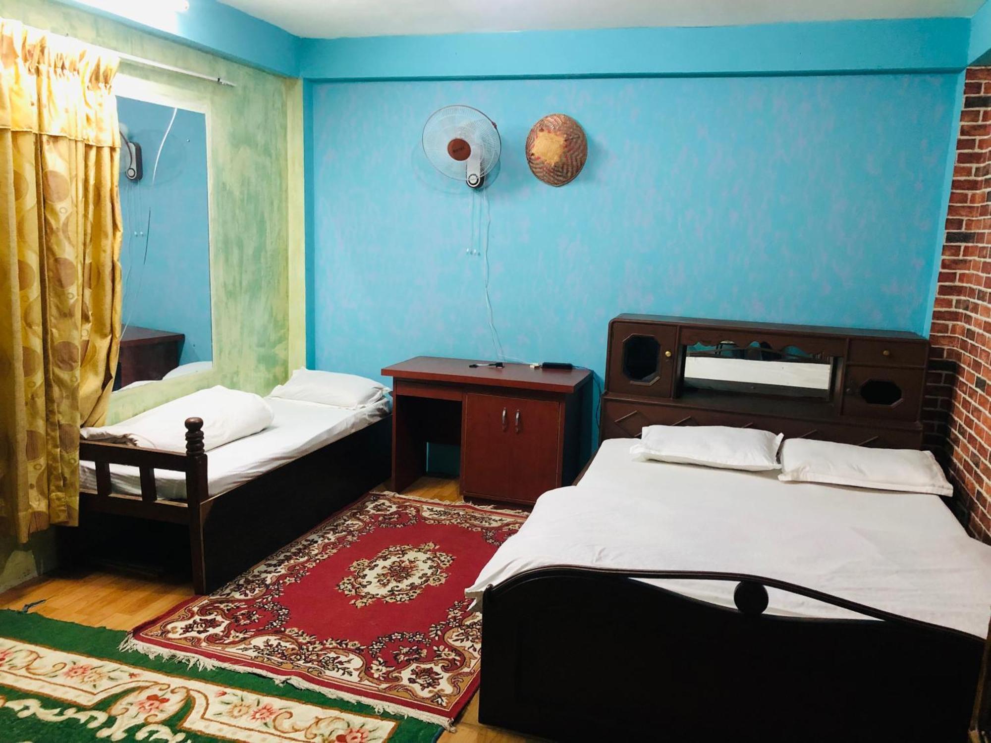 Sara'S Backpackers Hotel Katmandu Dış mekan fotoğraf