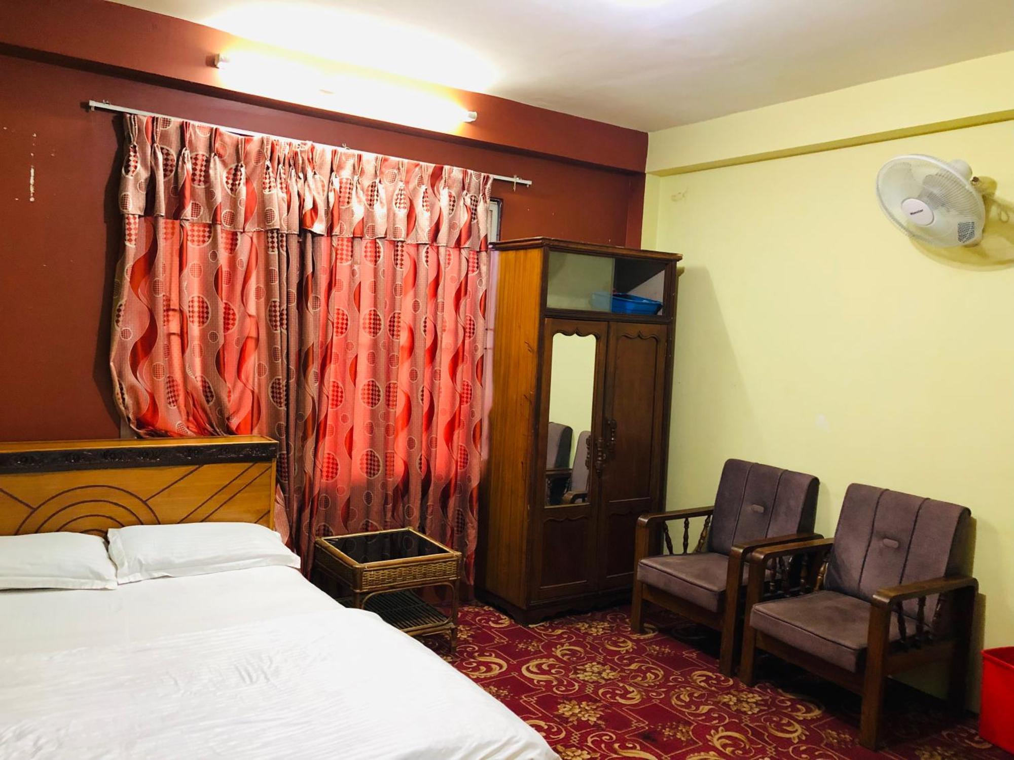 Sara'S Backpackers Hotel Katmandu Dış mekan fotoğraf