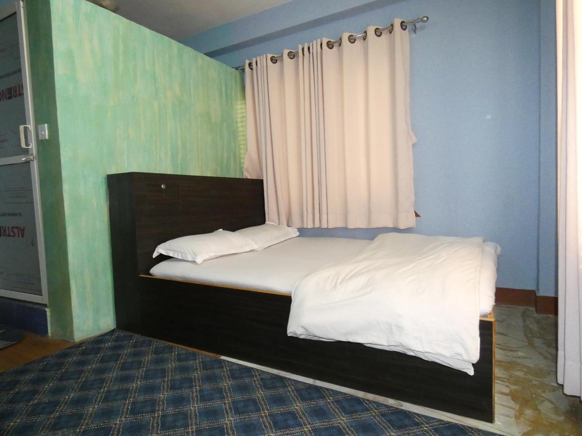 Sara'S Backpackers Hotel Katmandu Dış mekan fotoğraf