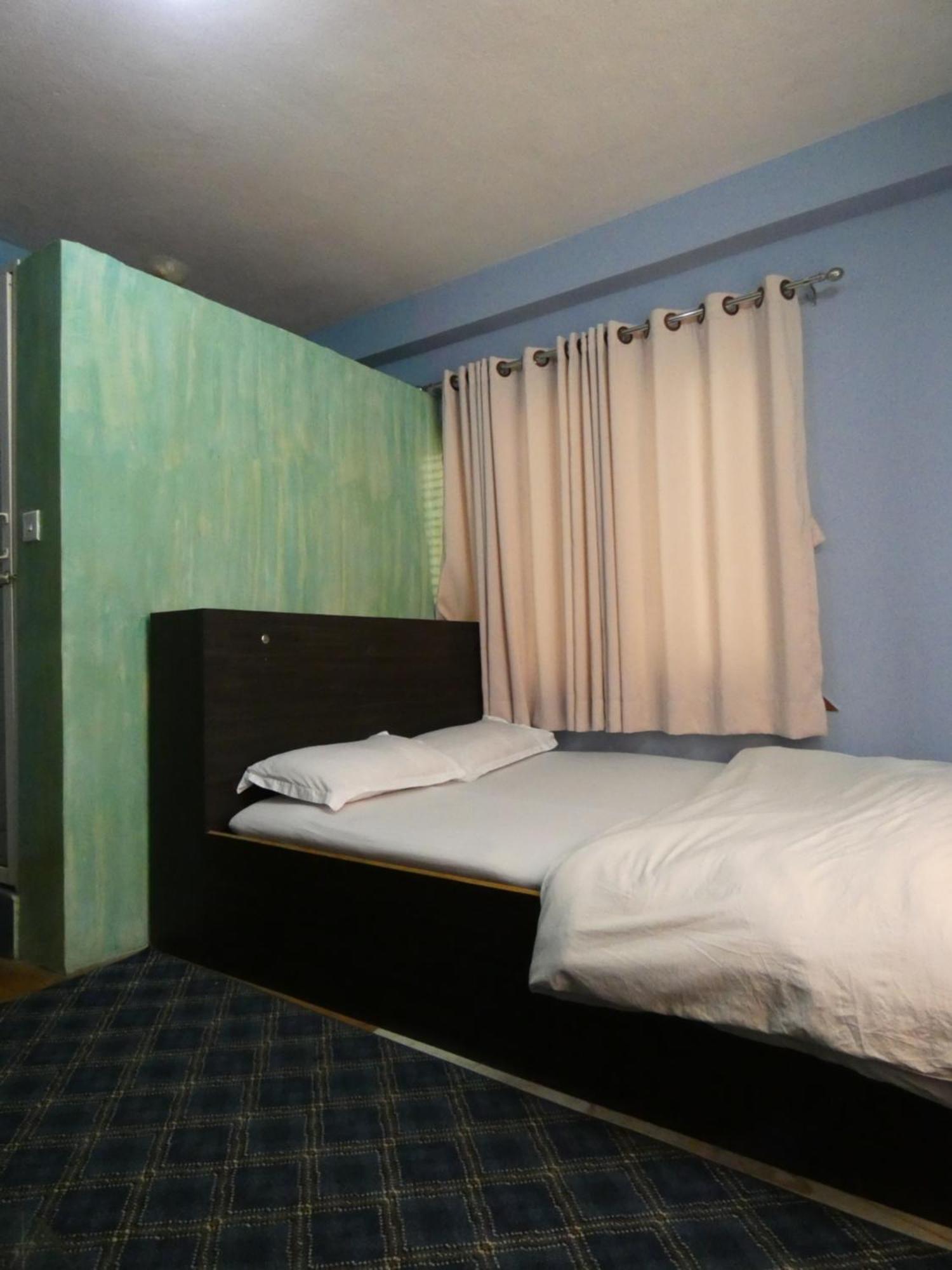 Sara'S Backpackers Hotel Katmandu Dış mekan fotoğraf